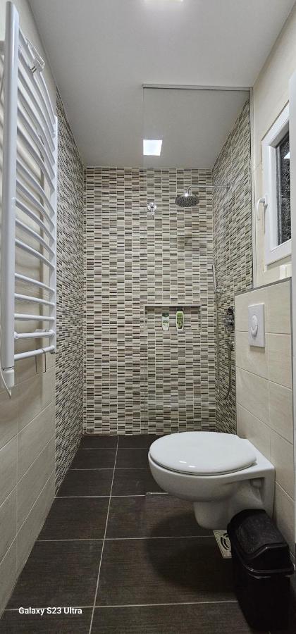 Ekonomic Apartmani Golubovci Luaran gambar