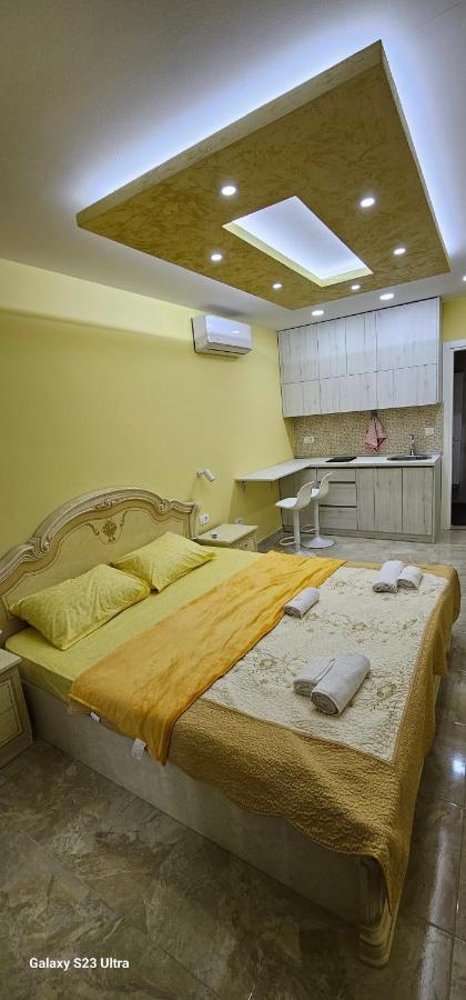 Ekonomic Apartmani Golubovci Luaran gambar